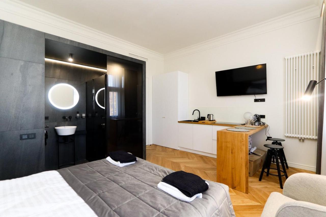 Once Apartments イヴァーノ＝フランキーウシク エクステリア 写真